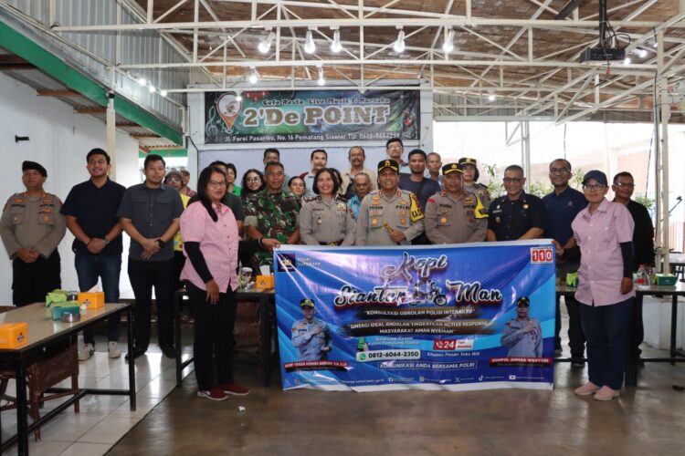 Foto bersama Kapolres Pematangsiantar, AKBP Yogen Heroes Baruno SH, SIK, usai kegiatan.