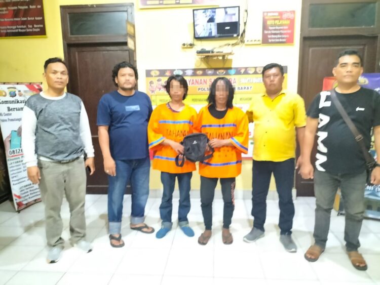 Foto kedua pelaku yang diamankan Polsek Siantar Barat.