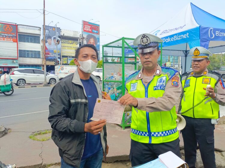 Data hari ke-2, 1.036 pelanggar ditilang manual oleh petugas di lapangan, Polisi juga memberikan 936 teguran.