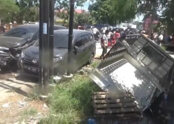 Kecelakaan beruntun terjadi di Jalan Sudirman, Kota Tanjungbalai, Sumatera Utara, Kamis (25/7/2024) sore. (Foto: Ulil Amri).