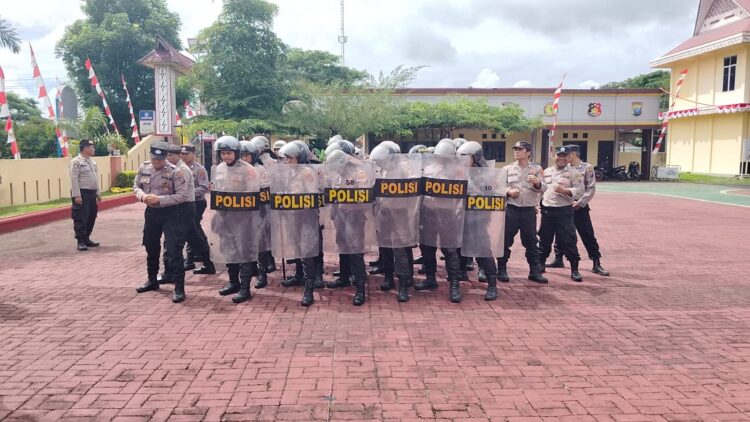 Personil Polres Simalungun ikuti latihan Dalmas untuk persiapan Pilkada 2024.