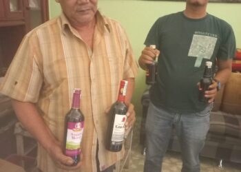 Polsek Serbelawan amankan puluhan botol minuman keras, pada Senin (15/7/2024).