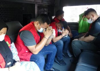 Foto: Para tersangka kasus penerimaan PPPK Madina ditahan Kejati Sumut. (Istimewa)