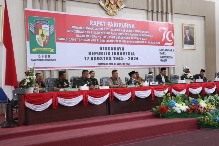Kapolres bersama Forkopimda Simalungun antusias ikuti Pidato Kenegaraan Presiden dalam peringatan HUT Ke-79 Kemerdekaan RI, pada hari Jumat, 16 Agustus 2024, di Ruang Rapat Paripurna DPRD Kabupaten Simalungun.