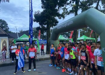 Kapolres Pematangsiantar, AKBP Yogen Heroes Baruno, SH, SIK, melepas peserta Fun Run Gempita dalam rangka menyambut Hari Kemerdekaan Republik Indonesia (RI) ke 79 tahun 2024.