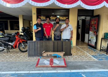 Foto pelaku pencurian diamankan Polsek Siantar Selatan.