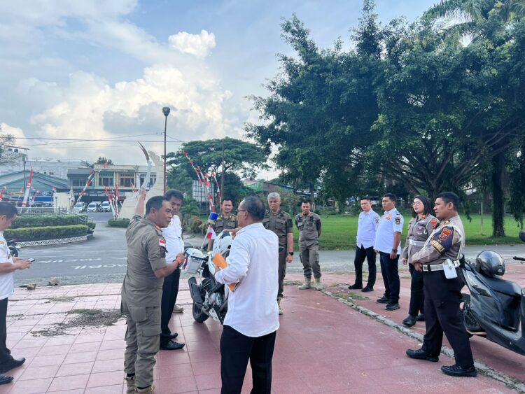 Polres Pematangsiantar mengikuti Rapat Finalisasi Persiapan Kirab Api Obor PON XXI Aceh-Sumut 2024, di Ruang Data Sekretariat Daerah Kota Pematangsiantar, pada Rabu (14/8/2024) siang, pukul 14:00 WIB.