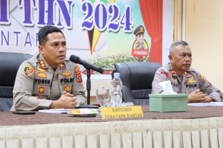 Kapolres Siantar, AKBP Yogen Heroes Baruno SH, SIK, pimpin pelaksanaan Anev GKTM Periode Semester I Tahun 2024, Selasa (13/8/2024), di Aula Polres Pematangsiantar.
