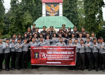 Lembaga Pemasyarakatan (Lapas) Kelas IIA Pematangsiantar bersama Lapas Narkotika Kelas IIA Pematangsiantar dan Kantor Imigrasi Pematangsiantar menggelar upacara ziarah dan tabur bunga, di Taman Makam Pahlawan Kota Pematangsiantar, Jum’at (09/08/2024).