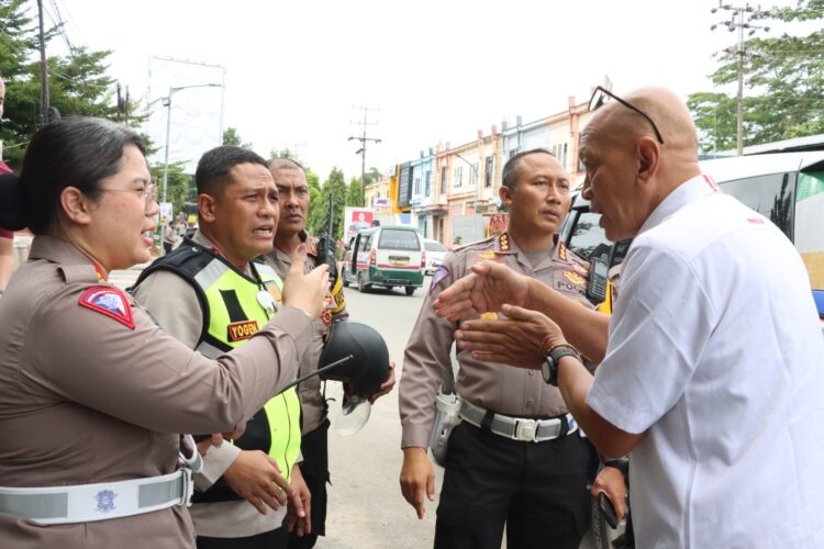 Kapolres Pematangsiantar, AKBP Yogen Heroes Baruno, S.H, S.I.K, pimpin pelaksanaan gladi pengamanan jalur Cabor Road Bike Jarak Pendek Putri dan Jarak Jauh PON XXI Aceh – Sumut, Selasa (27/8/2024).