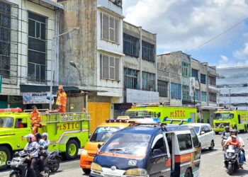 Ikut semarakkan HUT RI Ke - 79 Tahun di Siantar, PT.STTC tampilkan drum band, 2 mobil Hias Marcopolo dan 3 Mobil Damkar.