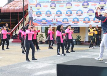 Sambut Hari Jadi Polwan Ke 76, Polres Pematangsiantar gelar olahraga bersama di lapangan apel Mapolres setempat, Jumat (30/8/2024).