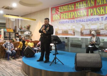 Kapolres Simalungun, AKBP Choky Sentosa Meliala, S.I.K., S.H., M.H saat hadiri Jamuan Makan Malam dan Pelepasan Paskibraka, pada Sabtu malam (17/8/2024).