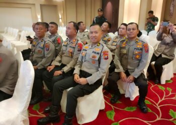 Kabag Ops Polres Pematangsiantar, AKP Ilham Harahap, SH, MH, mengikuti pelatihan (Lat Pra Ops) “Hatra Toba-2024” dalam rangka pengamanan Pekan Olahraga Nasional (PON) XXI 2024 Aceh-Sumut, di Tiara Convention Center, Rabu (21/8/2024).