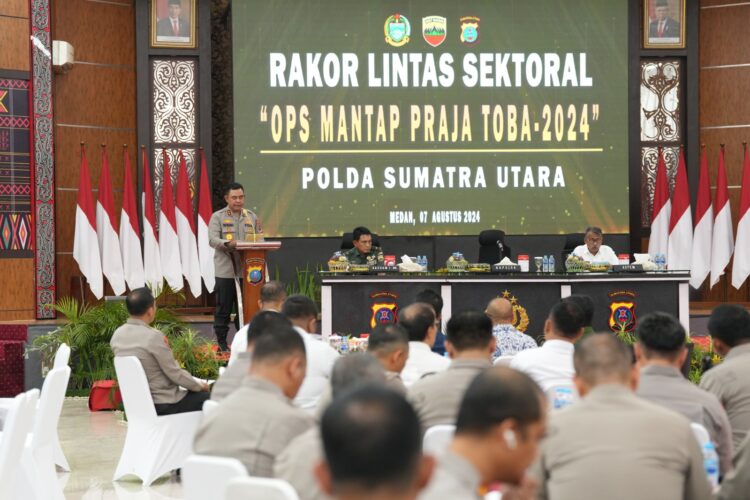 Kapolres Pematangsiantar, AKBP Yogen Heroes Baruno, S.H, S.I.K, ikuti Rakor Lintas Sektoral terkait Operasi Mantap Praja Toba 2024 yang dipimpin Kapolda Sumut, Irjen Pol Wisnu Hermawan F., S.I.K., M.H, di Aula Tribrata Polda Sumut, Rabu (07/08/2024).