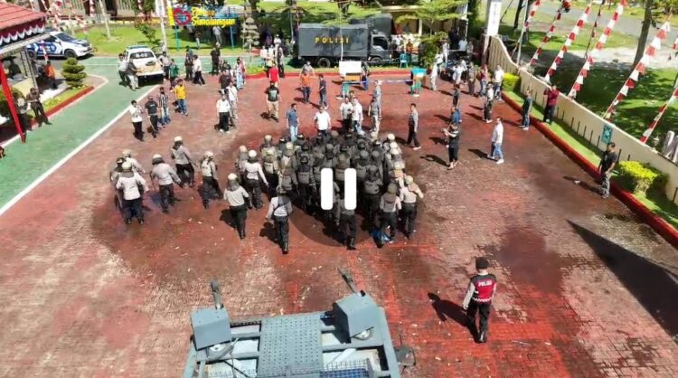 Polres Simalungun menggelar Simulasi Pengamanan Kota (SISPAMKOTA) sebagai bagian dari persiapan menghadapi potensi situasi kontinjensi dalam rangka pelaksanaan Operasi Mantap Praja Toba 2024.