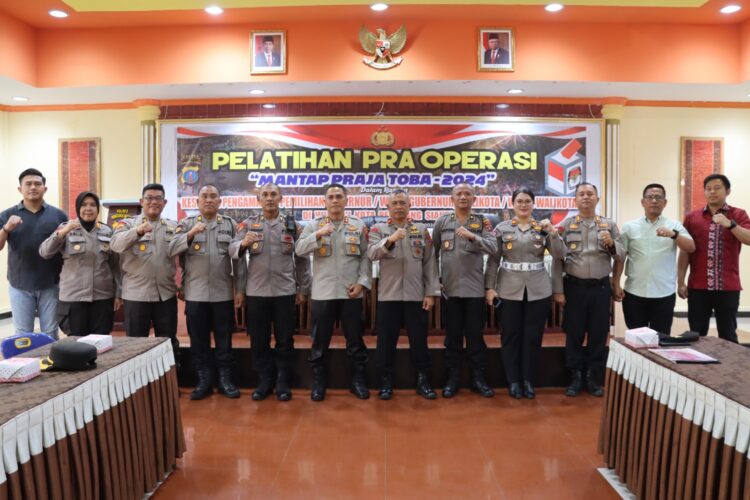 Polres Pematangsiantar laksanakan pelatihan Pra Ops Mantap Praja Toaba 2024 yang dipimpin Kapolres Pematangsiantar, AKBP Yogen Heroes Baruno, SH, S.I.K, Jumat (16/8/2024), bertempat di Aula Polres Pematangsiantar.