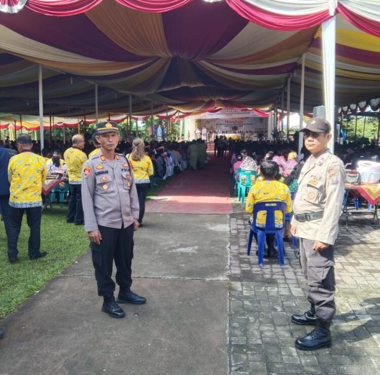 Polsek Bangun melakukan pengamanan kegiatan Pesta Paduan Suara Gerejani (PESPARANI) Katolik Kabupaten Simalungun 2024 yang berlangsung meriah dan kondusif.
