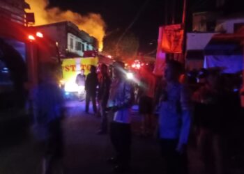 25 unit rumah warga terbakar di Jalan Wahidin Siantar, PT. STTC terjunkan dua unit Mobil Damkar, pada Senin pagi lalu (23/9/2024), sekitar pukul 03.30 WIB.