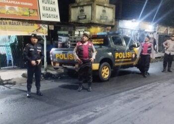 Polres Pematangsiantar melaksanakan Kegiatan Rutin Yang Ditingkatkan (KRYD), pada Sabtu (28/9/2024) malam, sekitar pukul 23.30 WIB.