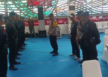 Polres Pematangsiantar bersama Sat Brimob Polda Sumut sterilisasi lokasi Cabor Tinju PON XXI Aceh – Sumut, di Gedung Serbaguna Universitas HKBP Nommensen Pematangsiantar (UHKBPNP), Selasa (10/9/2024), pukul 11.00 WIB.