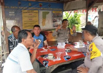 Bhabinkamtibmas Polsek Siantar Barat silaturahmi kepada masyarakat Kelurahan Bantan, Kecamatan Siantar Barat, Kota Pematangsiantar, pada Senin (16/9/2024) lalu.