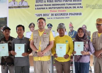 Bupati Pakpak Bharat, Franc Bernhard Tumanggor, berjanji akan terus benahi infrastruktur jalan saat Sapa Desa di Pagindar.