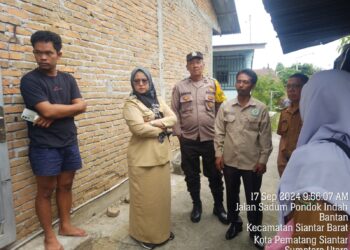 Bhabinkamtibmas Kelurahan Bantan, AIPDA Rayendra P. Damanik, gerak cepat (Gercep) merespon laporan warga soal pemuda diduga Orang Dalam Gangguan Jiwa (ODGJ), berinisial OKS (25), yang menganiaya orangtuanya.