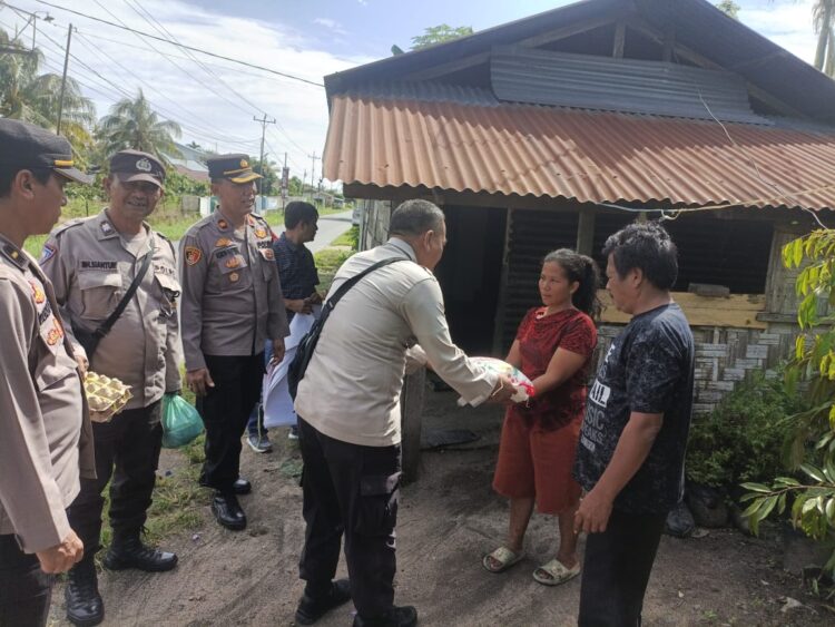 Polsek Tanah Jawa melaksanakan kegiatan "Minggu Kasih", di Huta IV Sosor Tongah, Nagori Jawa Tongah II, Kecamatan Hatonduhon, Kabupaten Simalungun, pada Minggu (15/9/2024).