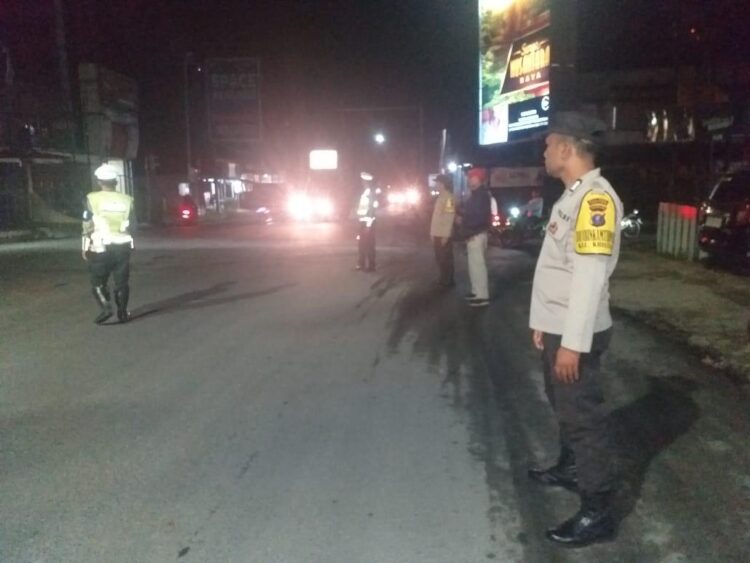 Polres Pematangsiantar melaksanakan Kegiatan Rutin Yang Ditingkatkan (KRYD) dalam rangka pengamanan menjelang PON XXI Tahun 2024 untuk Cabang Olahraga (Cabor) Tinju, pada Sabtu malam (07/09/2024), sekitar pukul 23.30 WIB.