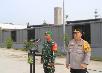 Kapolres Simalungun, AKBP Choky Sentosa Meliala, S.I.K., S.H., M.H, pimpin apel pasukan kesiapan simulasi pengamanan VVIP untuk kunjungan Presiden Republik Indonesia, Ir. H. Joko Widodo, dalam rangka peresmian Pintu Tol Sinaksak dan penggunaan Jalur Bebas Hambatan Sinaksak-Tebing Tinggi.