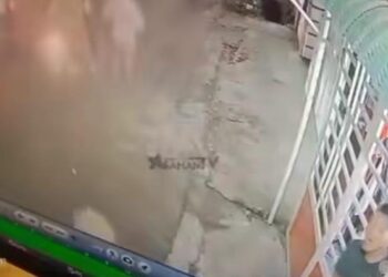 Foto: Rekaman CCTV tawuran geng motor di Kisaran. (Foto: Asahan Tv/Instagram)