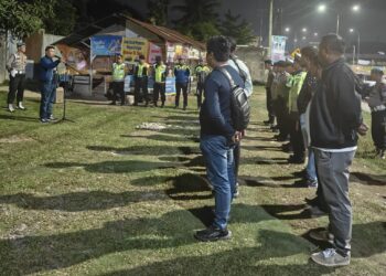 Kapolres Simalungun, AKBP Choky Sentosa Meliala, S.I.K., S.H., M.H., memimpin langsung apel persiapan patroli skala besar ini, di halaman parkir Simpang Pintu Tol Sinaksak, Jalan Lintas Sumatera, Dolok Maraja, Kecamatan Tapian Dolok.