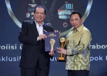 Kapolri Jenderal Listyo Sigit Prabowo menjadi Tokoh Inklusif dan Peduli Kelompok Rentan detikcom Awards 2024.