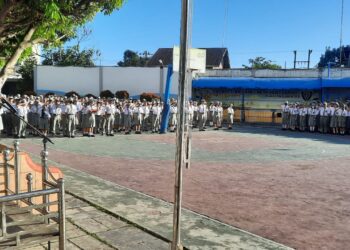 Kasat Binmas, AKP Jahrona Sinaga, SH, melaksanakan “Police Go To School”, di SMA dan SMP Swasta Methodist, Jln. Pane No. 38, Kelurahan Kebun Sayur, Kecamatan Siantar Timur, Kota Pematangsiantar.