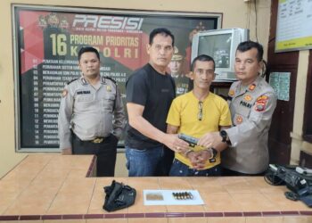 Polsek Serbelawan berhasil ungkap kasus penembakan yang terjadi, di Bengkel Suhada, Jalan Subur LK VII, Kelurahan Sinaksak, Kecamatan Tapian Dolok, Kabupaten Simalungun, pada Rabu (02/10/2024), pukul 18.00 WIB.