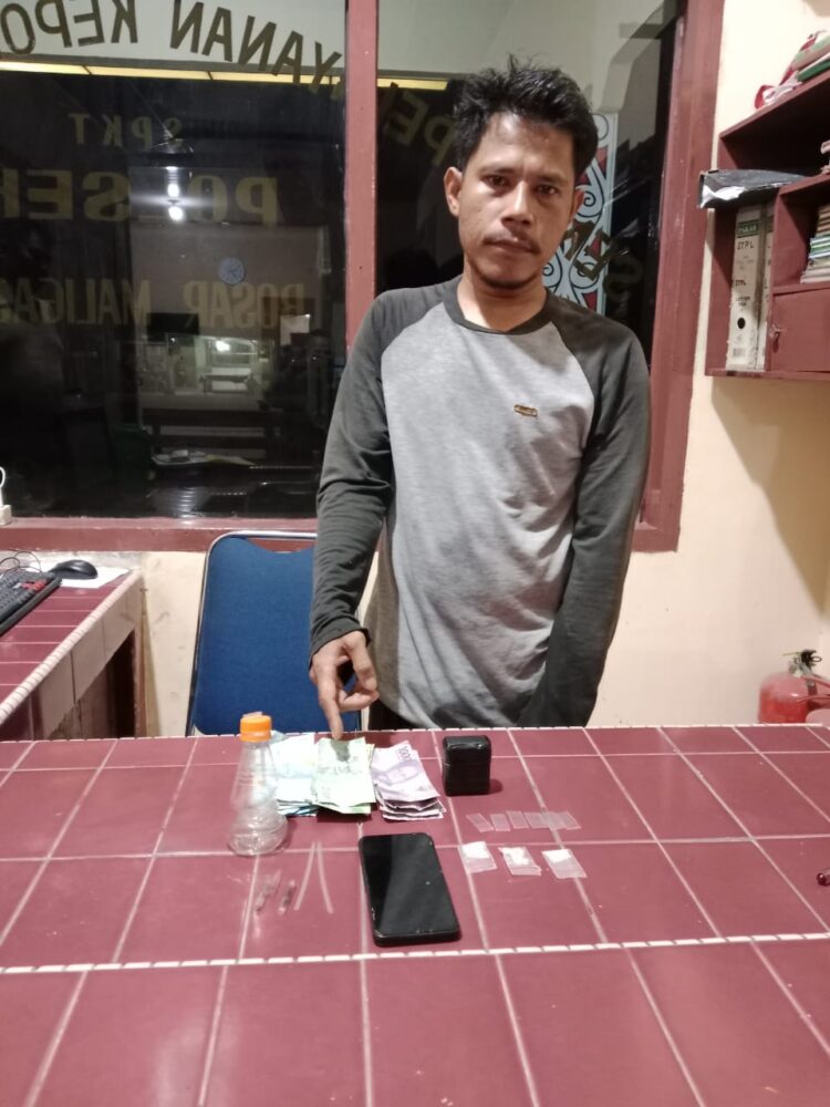 Foto pelaku dan barang bukti yang diamankan Polsek Bosar Maligas.