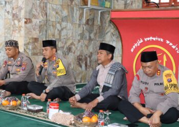 Kapolres Pematangsiantar, AKBP Yogen Heroes Baruno, SH, SIK, hadiri peringatan Maulid Nabi Muhammad SAW 1446 H/2024 M, di Masjid Safarul Qadri Polres Pematangsiantar, pada Kamis (3/10/2024) pagi, sekira pukul 09.00 WIB.