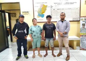 Polseķ Sianțar Timur mengembalikan seorang pria terduga pelaku percobaan pencurian berinisial RS (36), kepada keluarganya.