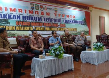 Wakapolres Pematangsiantar, AKBP Ahmad Wahyudi saat ikuti Bimbingan Teknis (Bimtek) Penegakan Hukum Terpadu (Gakkumdu) Pemilihan Walikota/Wakil Walikota Pematangsiantar dalam rangka Operasi Mantap Praja Toba Tahun 2024.