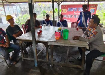 Personil Polsek teluk Nibung yang dipimpin  Kapolsek, Iptu Rinaldi, kerap bertemu warga dengan berbagai kegiatan, dengan mendatangi rumah dan warung serta tempat kerumunan.