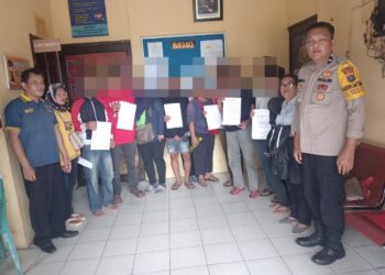 Keenam remaja dikembalikan kepada orangtua masing-masing setelah diberikan pembinaan dan membuat surat pernyataan.