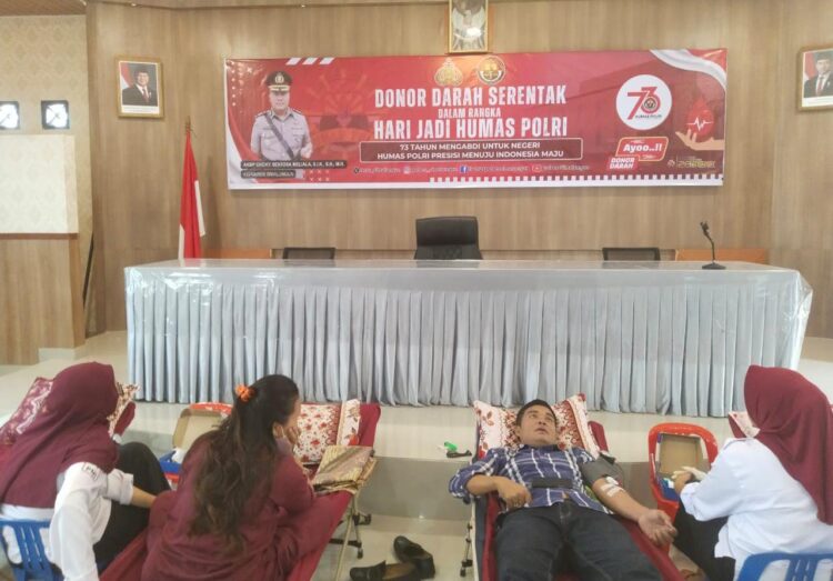 Meriahkan HUT ke-73 Humas Polri di Simalungun, Polres Simalungun adakan donor darah serentak, pada Selasa (29/10/2024), di Aula Andar Siahaan Polres Simalungun.