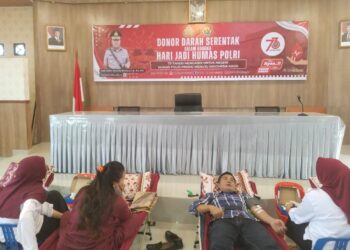 Meriahkan HUT ke-73 Humas Polri di Simalungun, Polres Simalungun adakan donor darah serentak, pada Selasa (29/10/2024), di Aula Andar Siahaan Polres Simalungun.