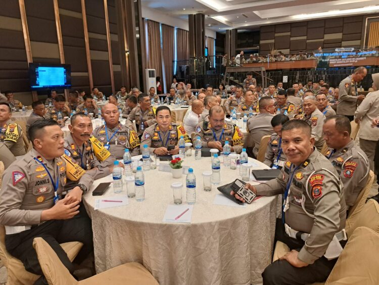 Polres Simalungun mengikuti Workshop Pembangunan Zona Integritas menuju WBK/WBBM dan Peningkatan Kualitas Pelayanan Publik menuju Pelayanan Prima, di Le Polonia Hotel & Convention, Jalan Jenderal Sudirman No.14 Medan, Kamis-Jumat (24-25/10/2024).