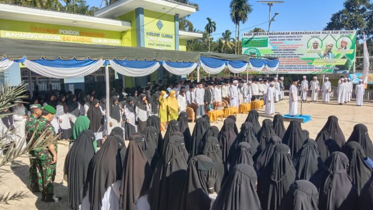 Suasana Hari Santri Nasional  X Tahun 2024, di Pondok Pesantren Mahabaturrosul Saw Manbaul Ulum Wal Hikam Siantar Sidomulyo, Kelurahan Simarimbun, Kecamatan Siantar Marimbun, pada Senin (22/10/2024), pukul:  08.00 WIB.