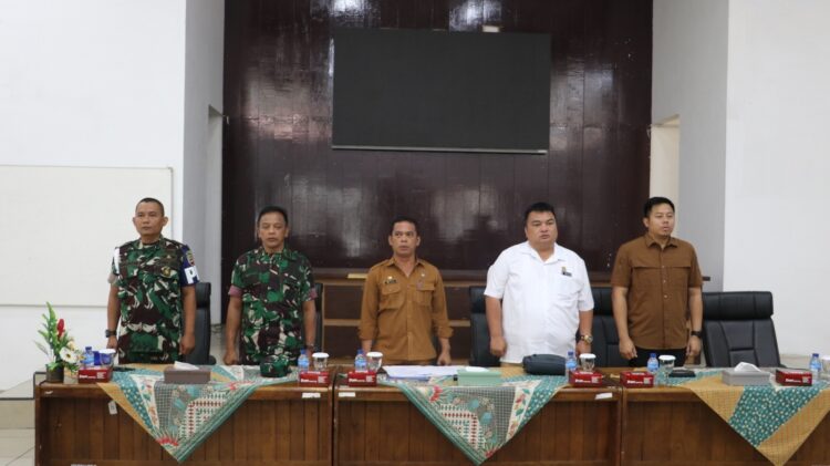 Kapolres Siantar, AKBP Yogen Heroes Baruno SH, SIK, diwakili Kepala Satuan Reserse Kriminalitas (Kasat Reskrim), AKP Made Wira Suhendra, SIK, MH, hadiri Rapat Persiapan Tim Desk Pemilihan Kepala Daerah (Pilkada) serentak tahun 2024.