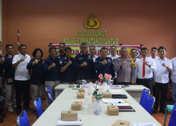 Kapolres Pematangsiantar, AKBP Yogen Heroes Baruno, SH, SIK, diwakili Wakapolres, AKBP Ahmad Wahyudi, menerima kunjungan kerja Tim Bidang Laboratorium Forensik (Bid Labfor) Polda Sumut, di Ruang Rupatama Polres Pematangsiantar, pada Jumat (8/11/2024) pagi, sekira pukul 09.00 WIB.