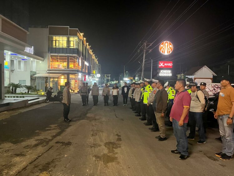 Polres Simalungun menggelar Patroli Skala Besar untuk mencegah balap liar, geng motor, tawuran, dan kejahatan jalanan lainnya, pada Sabtu (23/11/2024), pukul 08.00 WIB.