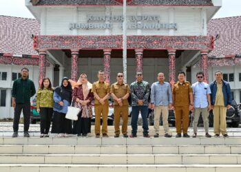 Komisi Informasi Provinsi Sumatera Utara melaksanakan visitasi kelanjutan dari Presentasi Monitoring dan Evaluasi (Monev) Tahun 2024 ke Pemkab Humbahas, Selasa (5/11/2024).